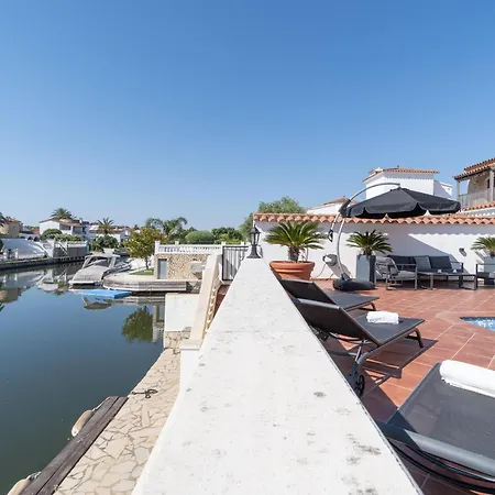 Villa Encantadora Casa Con Amarra Y Piscina Privada - Hisp-288-70