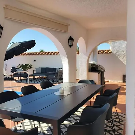 Encantadora Casa Con Amarra Y Piscina Privada - Hisp-288-70 ヴィラ