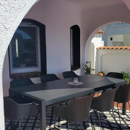 Encantadora Casa Con Amarra Y Piscina Privada - Hisp-288-70 * エンプリアブラバ