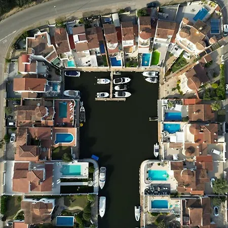 Encantadora Casa Con Amarra Y Piscina Privada - Hisp-288-70 ヴィラ *